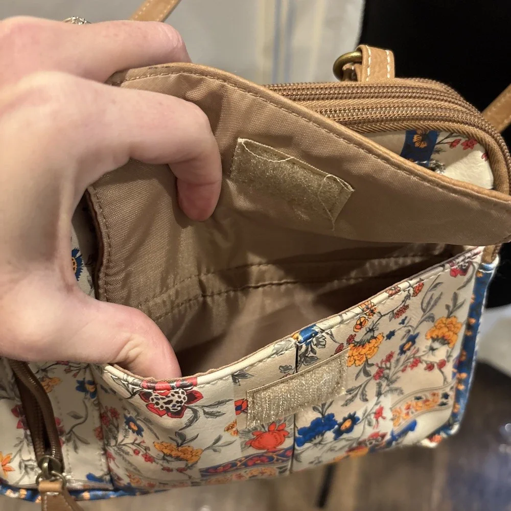 MultiSac‎ Zippy Triple Compartment Crossbody Bag Purse Traveling Pockets EUC